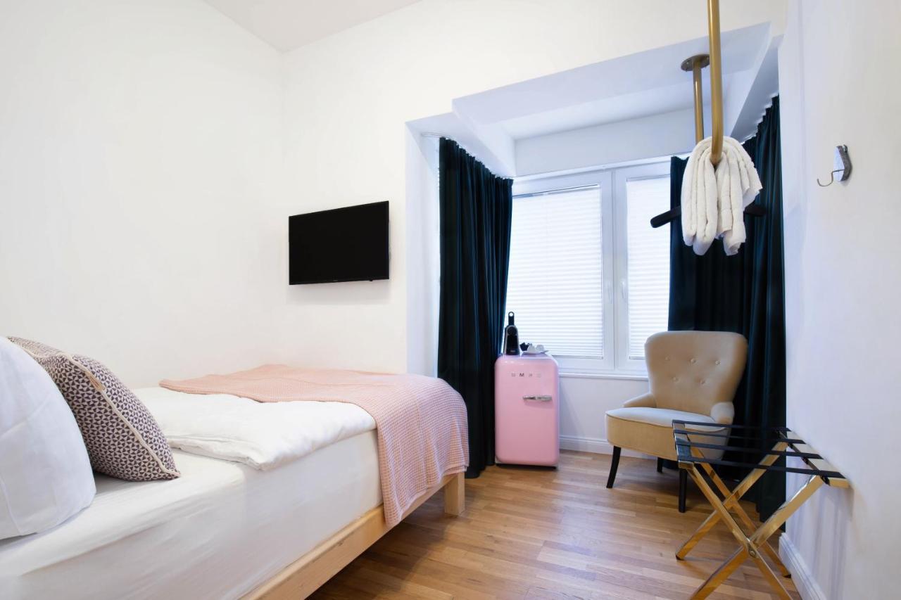 Victoria Hotel デュッセルドルフ エクステリア 写真